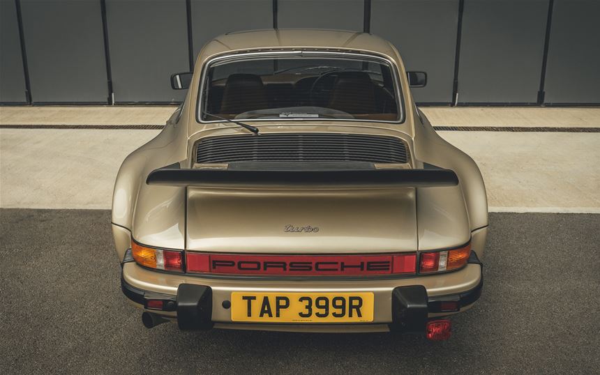 Porsche 930 3.0 Turbo RHD 